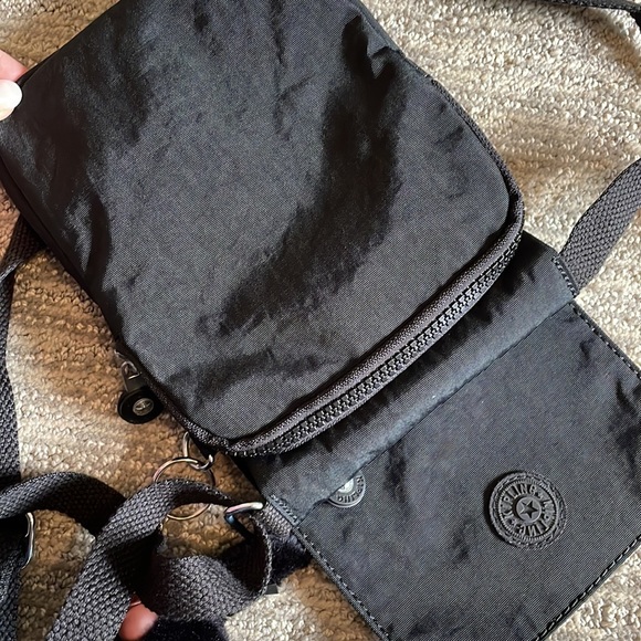 Brand new without π·οΈ tag KIPLING crossbody black purse with little gorilla - Picture 7 of 9